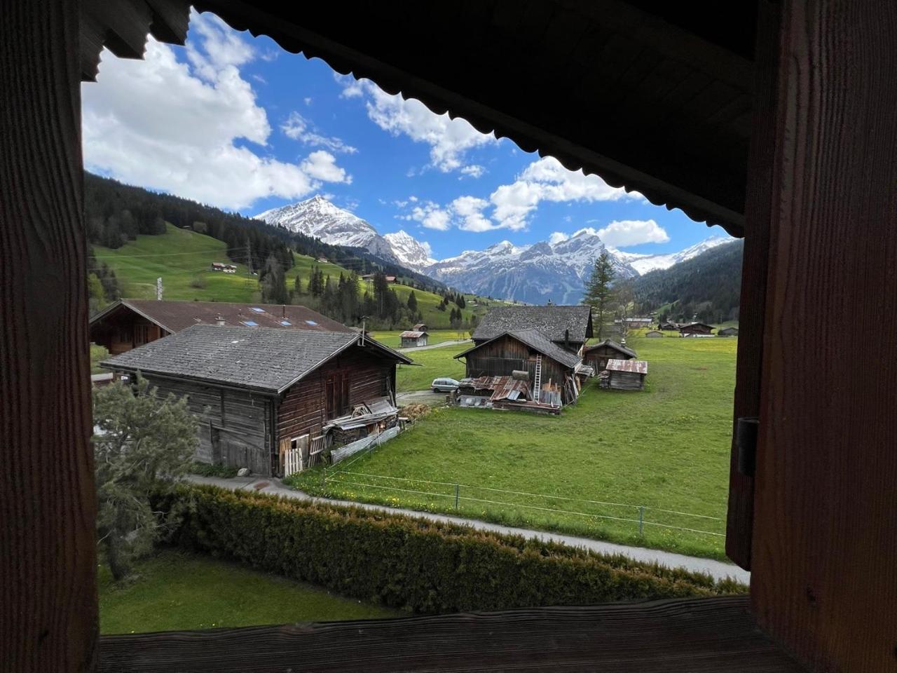 Beautiful Apartment With Stunning View Gsteig Eksteriør billede