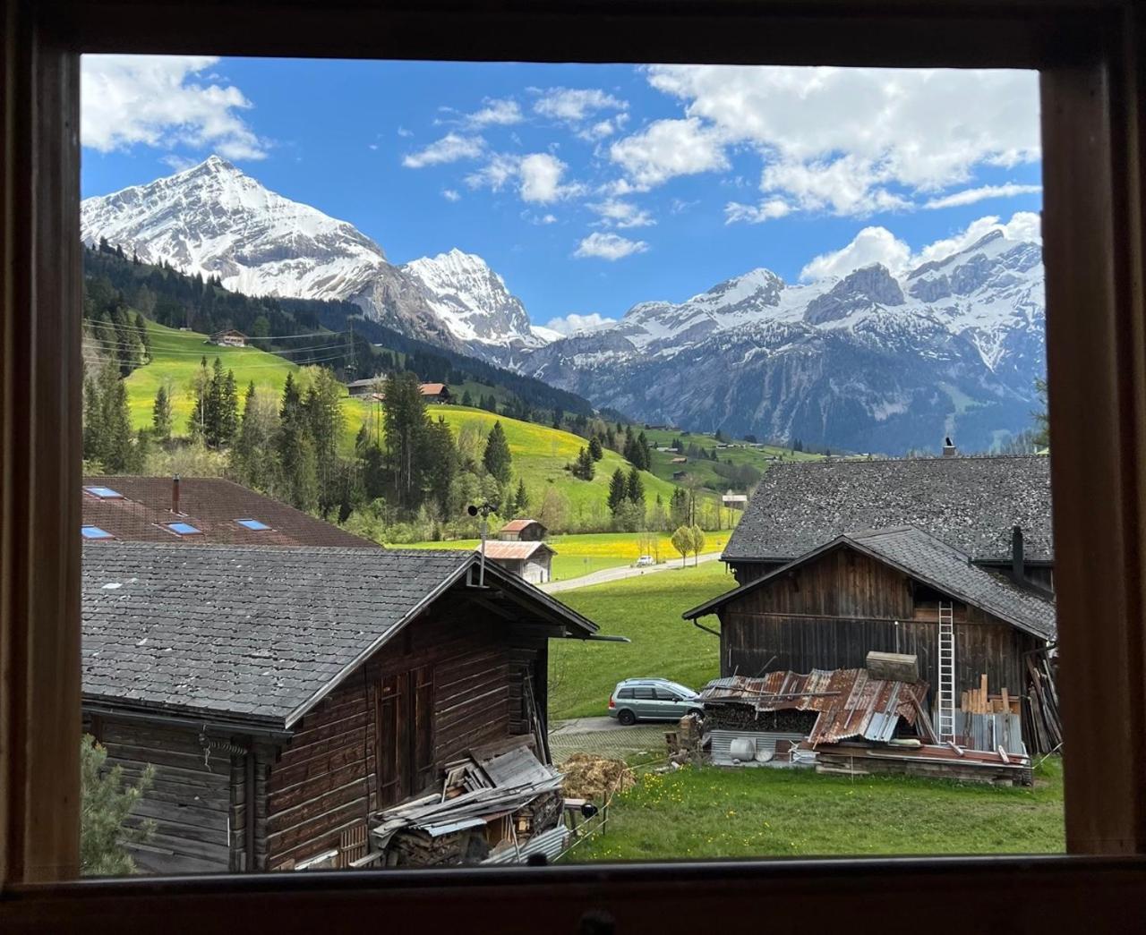 Beautiful Apartment With Stunning View Gsteig Eksteriør billede