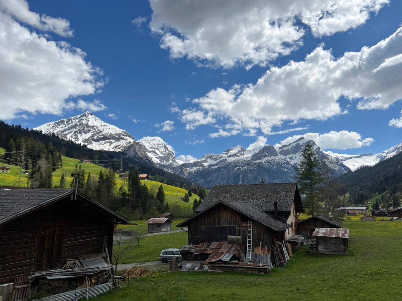 Beautiful Apartment With Stunning View Gsteig Eksteriør billede