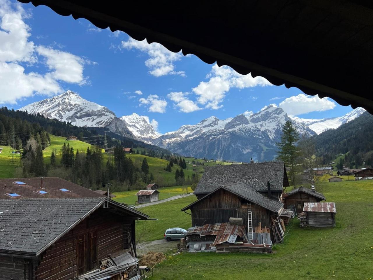 Beautiful Apartment With Stunning View Gsteig Eksteriør billede